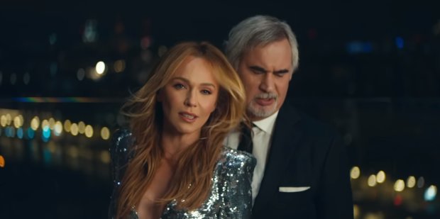 Альбина Джанабаева и Валерий Меладзе, кадр из клипа "Мегаполисы"