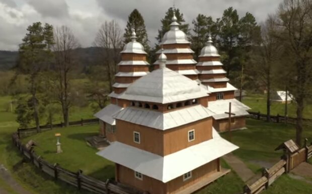 Церковь в селе Матков. Фото: скриншот YouTube-видео