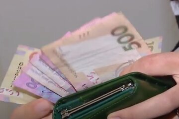 Гривны. Фото: скриншот YouTube-видео