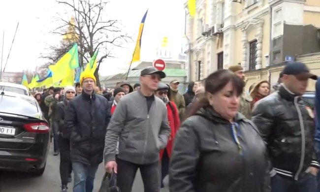 Марш добровольцев в Киеве. Фото: скрин Страна