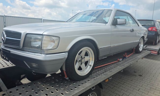 Раритетний Mercedes-Benz 380 SEC, який намагалися ввезти під виглядом допомоги ЗСУ
