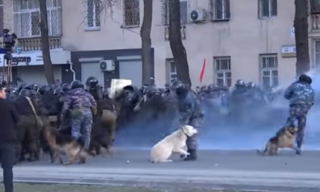 Протесты в Бишкеке после парламентских выборов. Фото: скриншот YouTube-видео