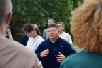 Без бюрократії та паніки: мешканцям пошкодженого будинку на Виноградарі дали чіткий план дій