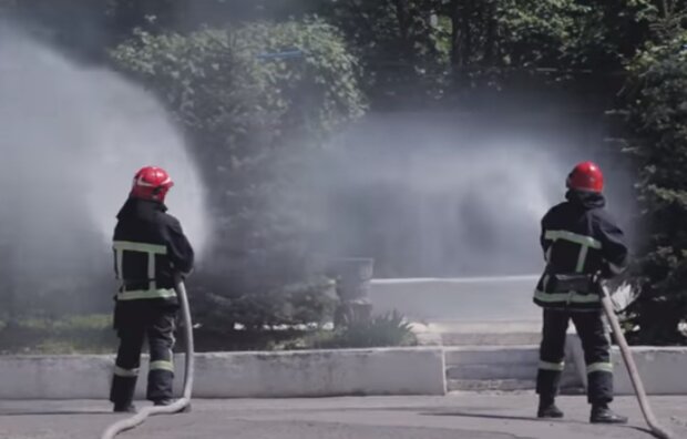 Пожарные. Фото: скриншот YouTube-видео