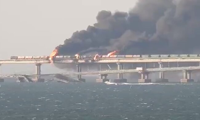 Пожар на Крымском мосту. Фото: скриншот Telegram-видео