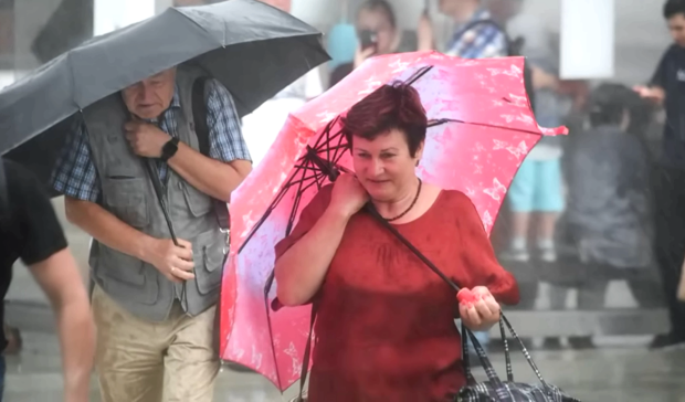 В Укргидрометцентре предупредили о погоде на понедельник, 18 августа. Фото: YouTube