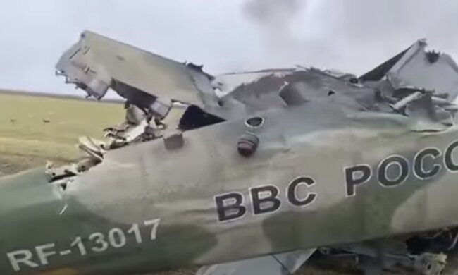 Підбитий літак рф. Фото: скріншот YouTube-відео