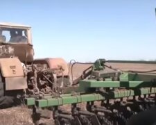 Трактор. Фото: скриншот YouTube-видео