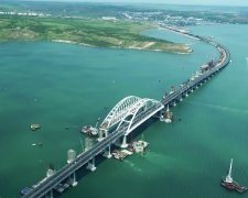 Оккупационные власти Крыма срочно закрывают Керченский мост. Стала известна причина