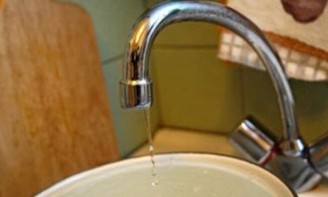 В Киеве опять проблемы с водой: запасайтесь, пока не поздно