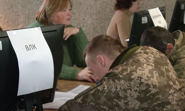 Военнослужащие. Фото: скриншот YouTube-видео