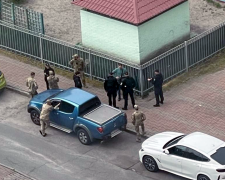 Мобилизация по-новому: ТЦК начали применять боевые подразделения для "оповещения" населения - воевать некому