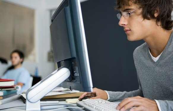 Дистанчионное обучение. Фото: fulltienich.com