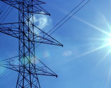 Будут отключать: аномальную жару в Украине не выдерживают даже электросети