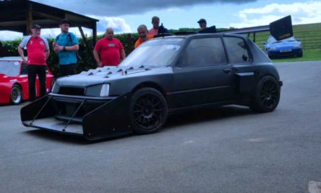 Уникальный хэтчбэк Peugeot 205. Фото: mashyna.com.ua