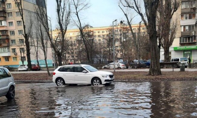 Авария на водоканале. Фото: Телеграмм-канал "Киев. Главное"