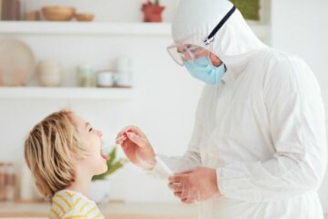 Киеву уже не хватает тестов: цифры просто зашкаливают, не обошло даже младенцев