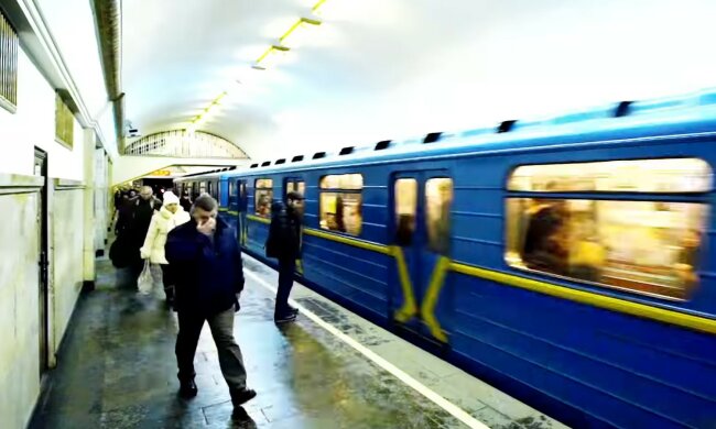 Киев. Метро. Фото: скриншот Youtube