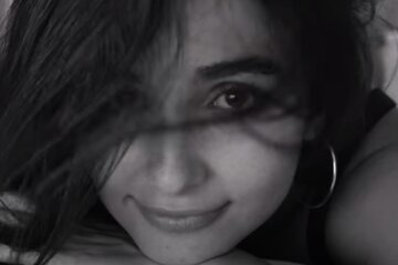Анна Трінчер. Фото: скріншот YouTube-відео