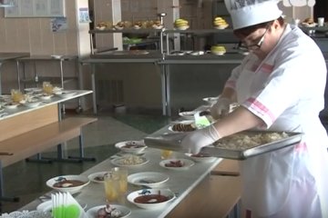 школьное питание, скриншот YouTube