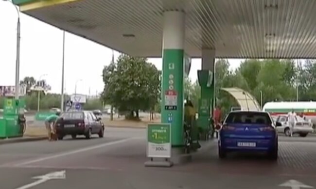 Запрвки Украина. Фото: скриншот YouTube