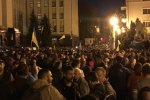 Ситуация усугубилась: под Офисом президента "выросли" палатки - Зеленский в осаде