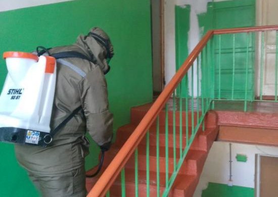 Как защититься от вируса: эксперты назвали самое опасное место в многоэтажке – и это не кнопка лифта