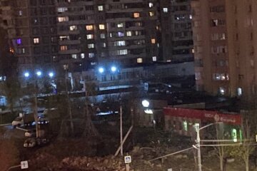Воронка от падения авиабомбы в Белгороде. Фото: скриншот Telegram