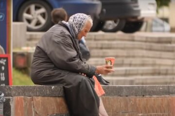 В ПФУ розповіли, кого з пенсіонерів можуть позбавити виплат. Фото: скріншот YouTube-відео