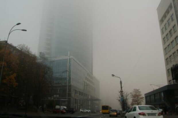 Киев окутал белый смог, воздух грязнее некуда: известны причины