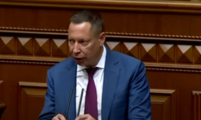 Глава Нацбанка рассказал, зачем понижает гривну