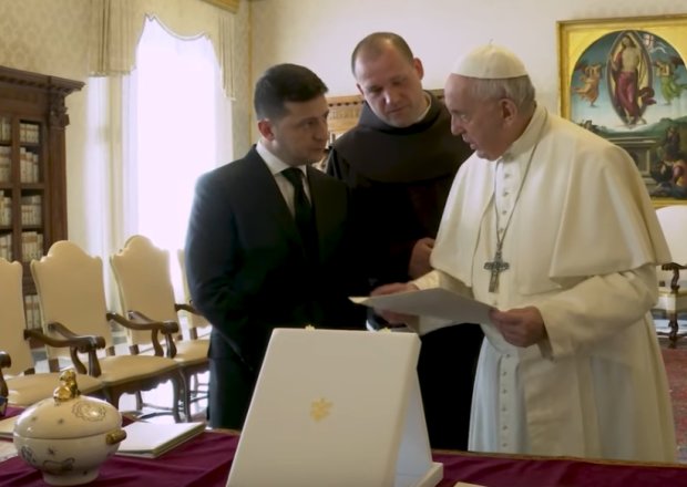 Владимир Зеленский и Папа Римский Франциск, фото: скриншот с youtube