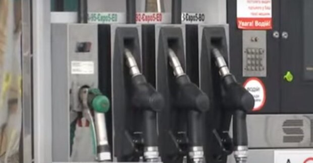 Лучше заправьте полный бак и канистру: водителей предупредили о росте цен на топливо