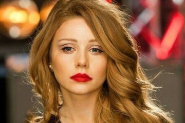 Тина Кароль похвасталась пляжным фото. Уже сромности нет