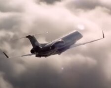 Самолет. Фото: скриншот YouTube