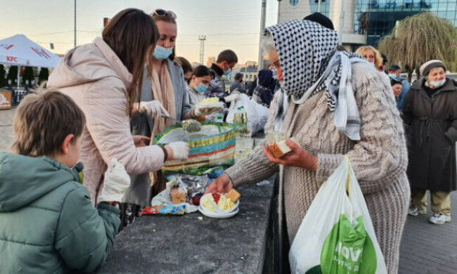 У 15 храмах УПЦ понад 220 нужденних щодня отримують обіди