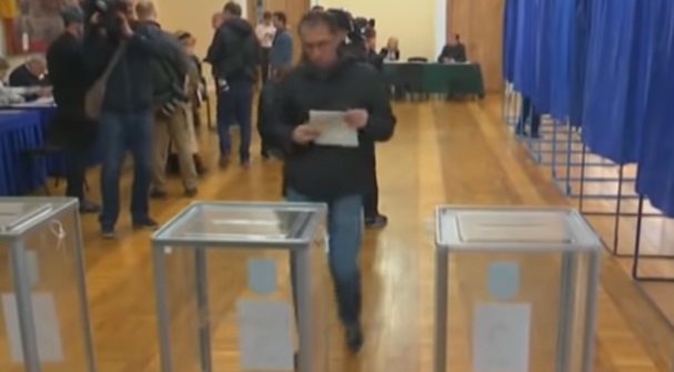 В 23 регионах Украины проводятся местные выборы – подробности