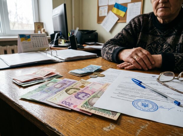виплати допомога гривні документи ПФУ