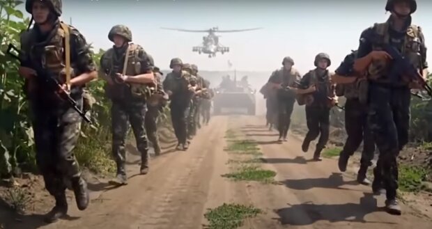 Россия подняла свои войска. Фото: скриншот YouTube