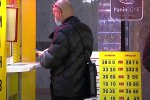Обменник. Фото: скриншот YouTube-видео