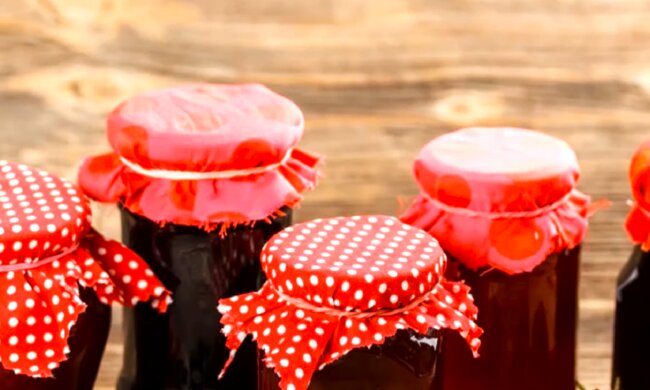 Не стоит окунать блинчик во все подряд: какое варенье категорически не подходит для блинов