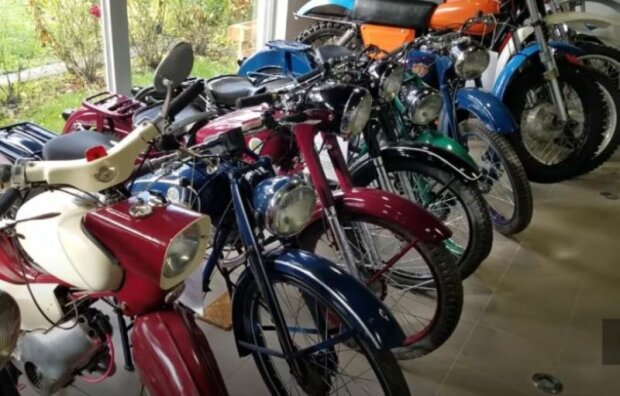 Коллекция мотоциклов. Фото: скриншот YouTube