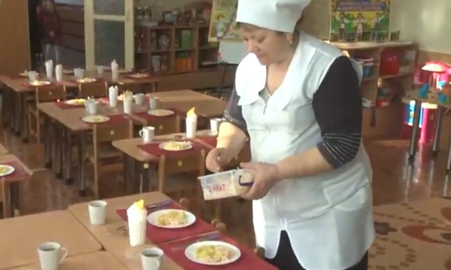 Питание в детсаде. Фото: скриншот YouTube-видео