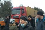 Перекрытие трассы, фото: Скриншот YouTube