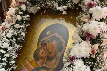 В столичном Десятинном монастыре УПЦ почтили икону, перед которой явилась Богородица