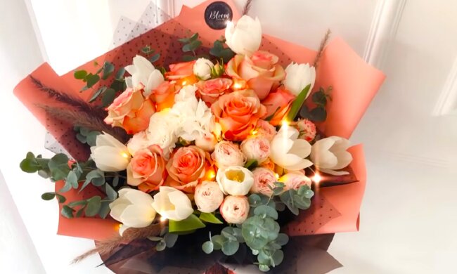 Квіти, букет. Фото: YouTube