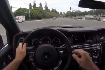 Rolls-Royce Cullinan. Фото: скриншот YouTube