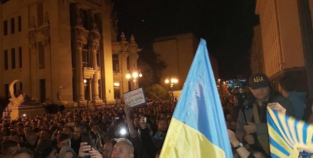 Протестующие против "формулы Штайнмайера" анонсировали «Вече» на Майдане