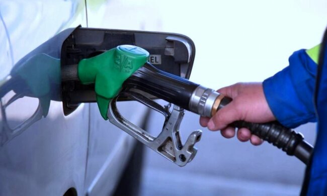 В Украине дорожает топливо для автомобилей. Фото: скриншот YouTube