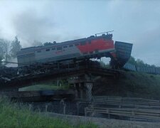 Массовое обрушение ж/д мостов на россии: ночью рухнули два с поездами. Фото: телеграмм